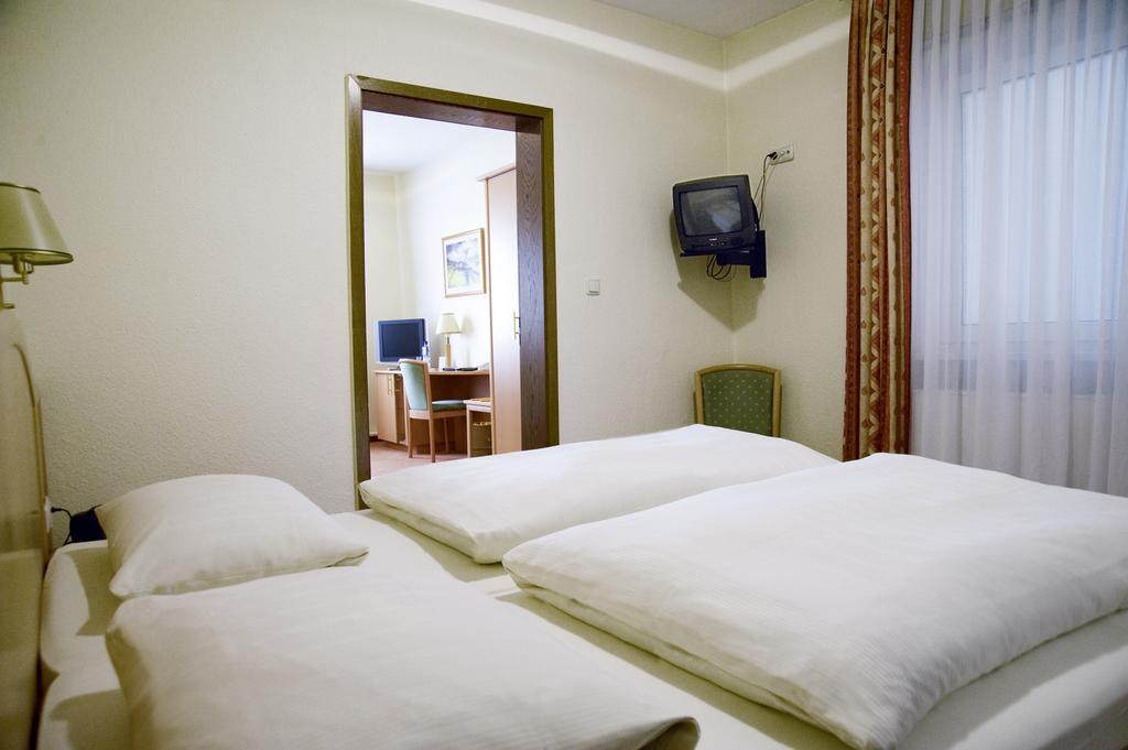 Hotel Am Schloss Darmstaedter Hof Bad Homburg vor der Höhe Δωμάτιο φωτογραφία